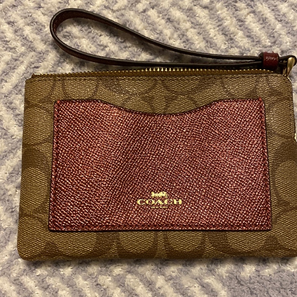 COPY - Coach wristlet 6.25”x4” Brown and burgundy